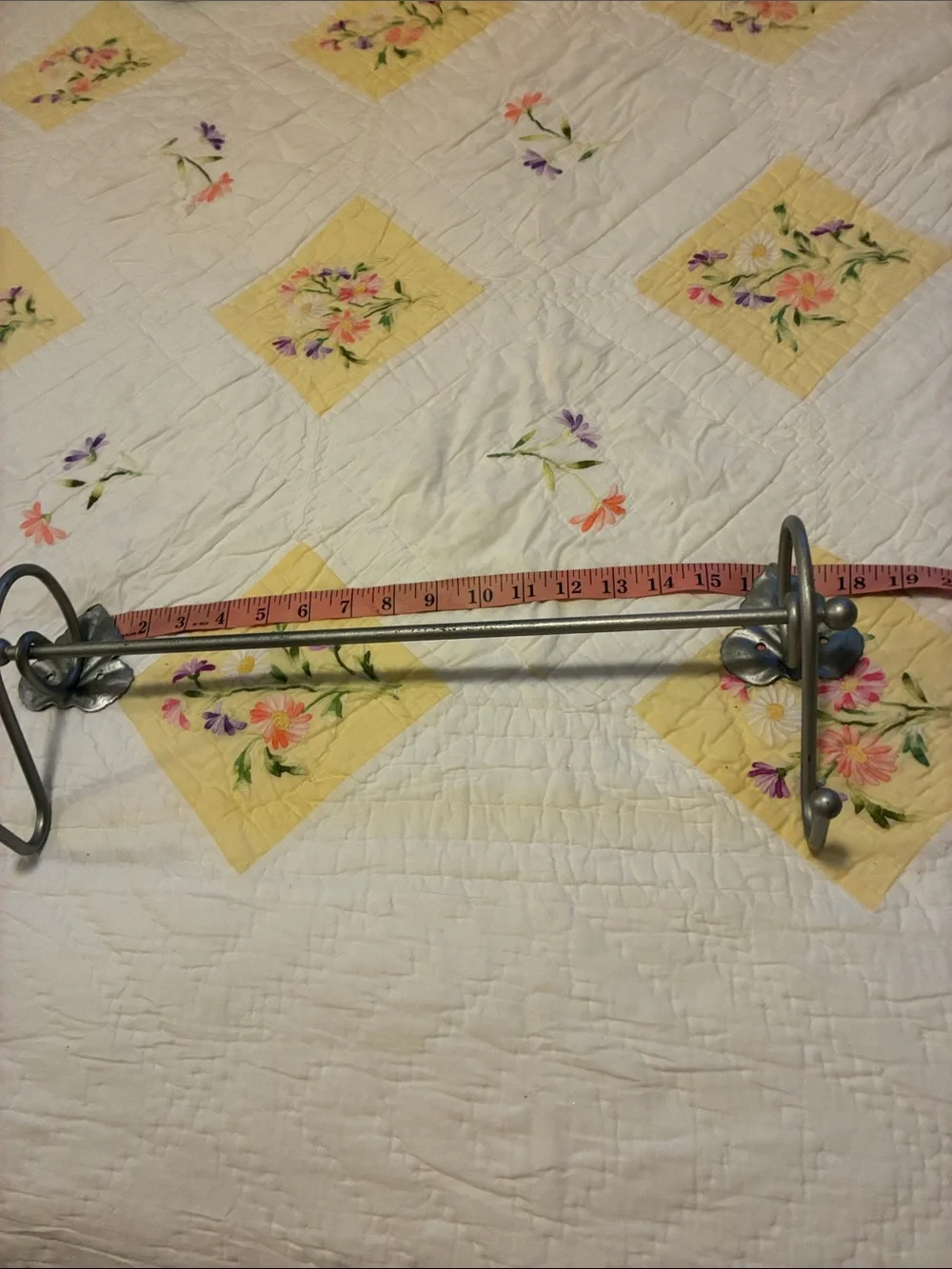 Rustic Silver Metal Wall Towel Bar with leaves & Hooks